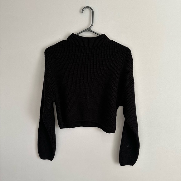 H&M Sweaters - H&M Crop Knit Sweater